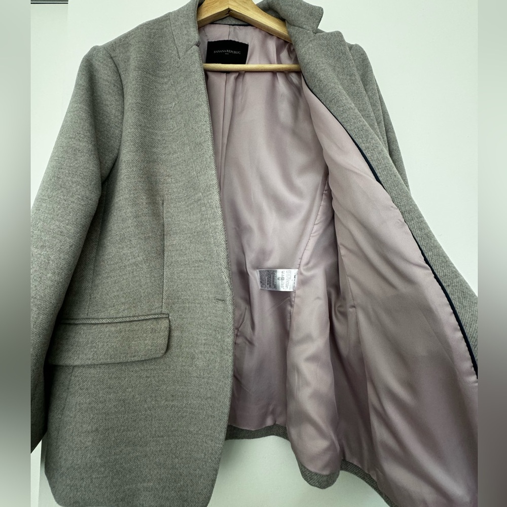 Like New Banana Republic Jacket Size 12 - image 3